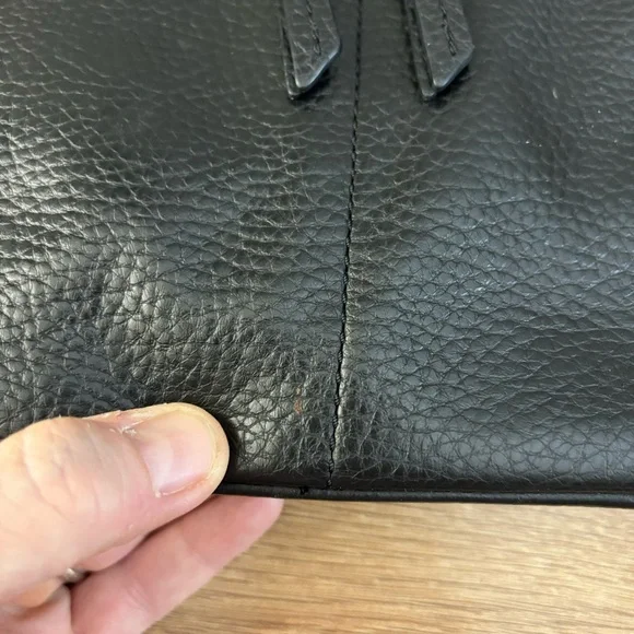 Fossil Elise Crossbody Bag Black Pebbled Leather Slim 3 Zipper Adjustable - Picture 3 of 13